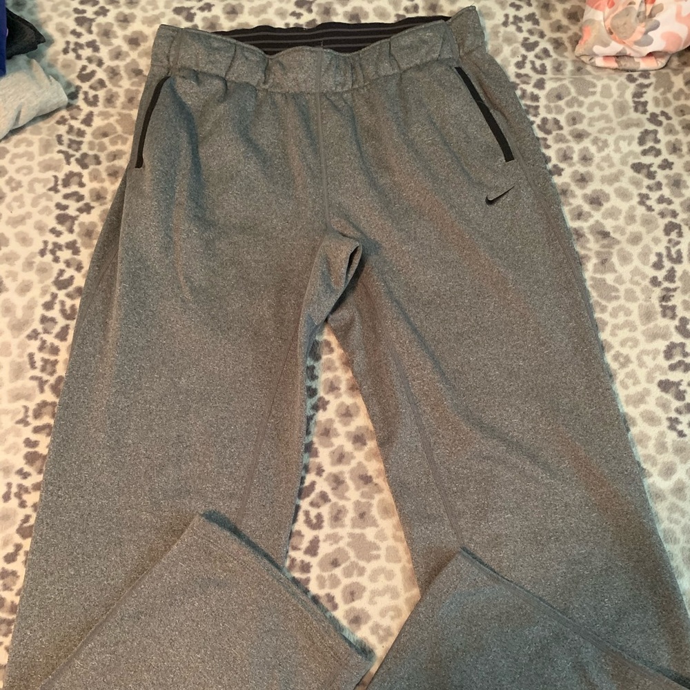 Women’s size small Nike sweats
